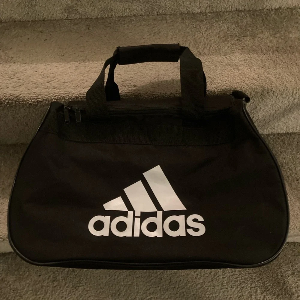 In Excellent Condition!! Adidas Duffel Bag - Picture 2 of 7